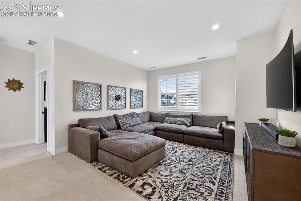 Image 24 of 50: Loft