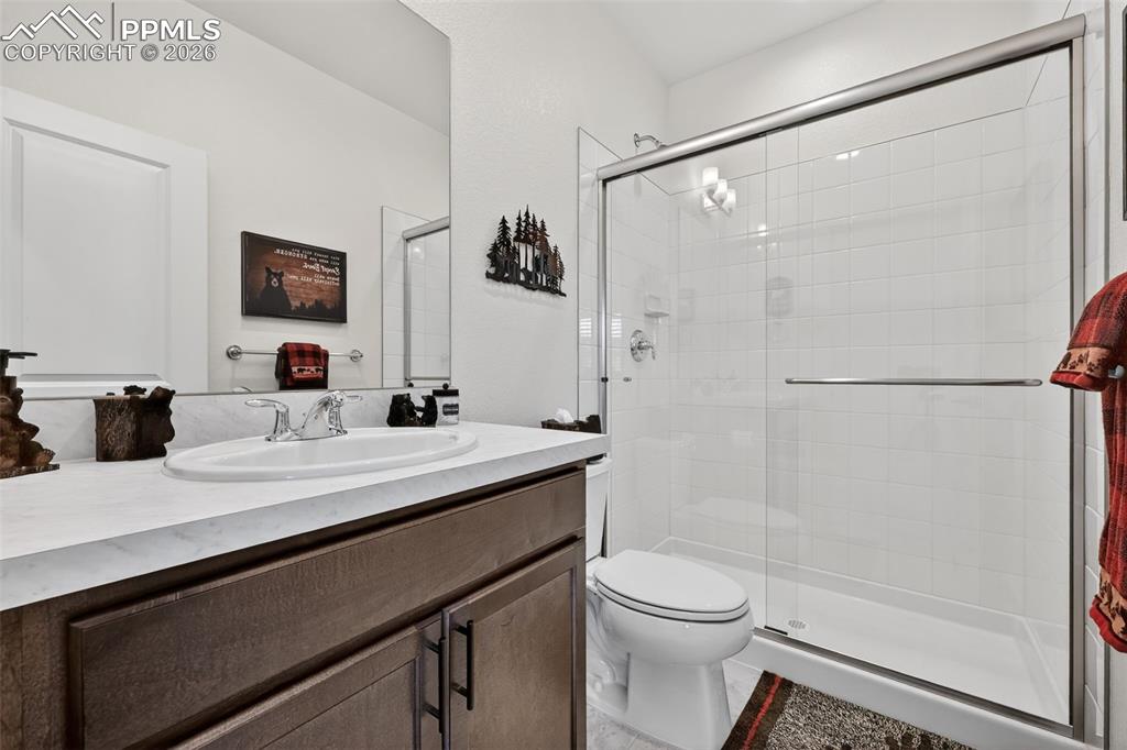 Image 29 of 50: Bathroom