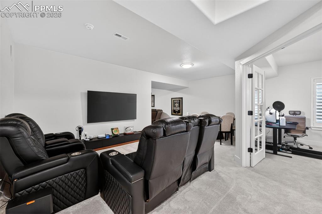 Image 35 of 50: Living Room