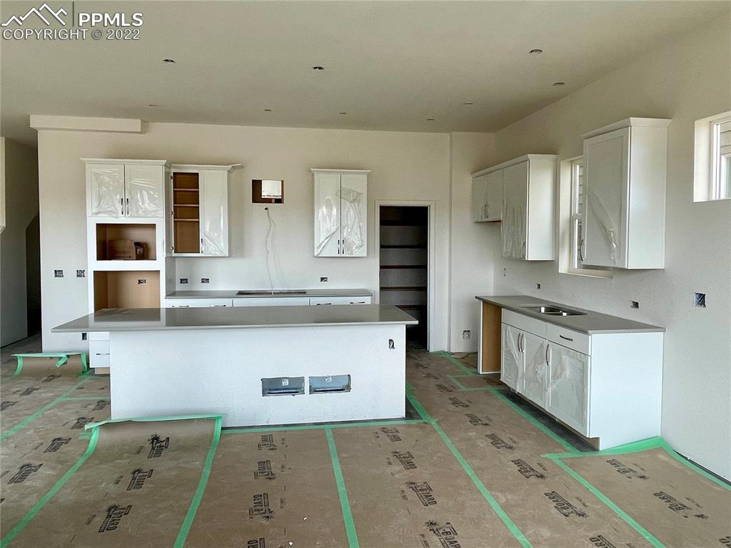 Listing 6866504, Image 2 of 7