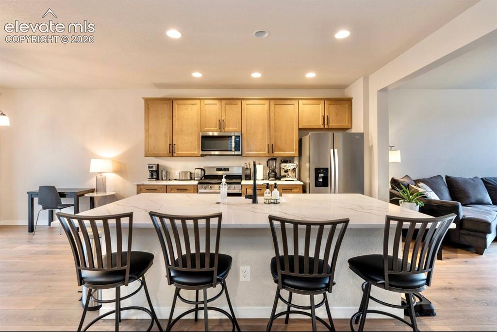 Image 6 of 33: Kitchen