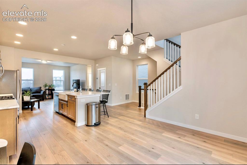 Image 9 of 33: Kitchen