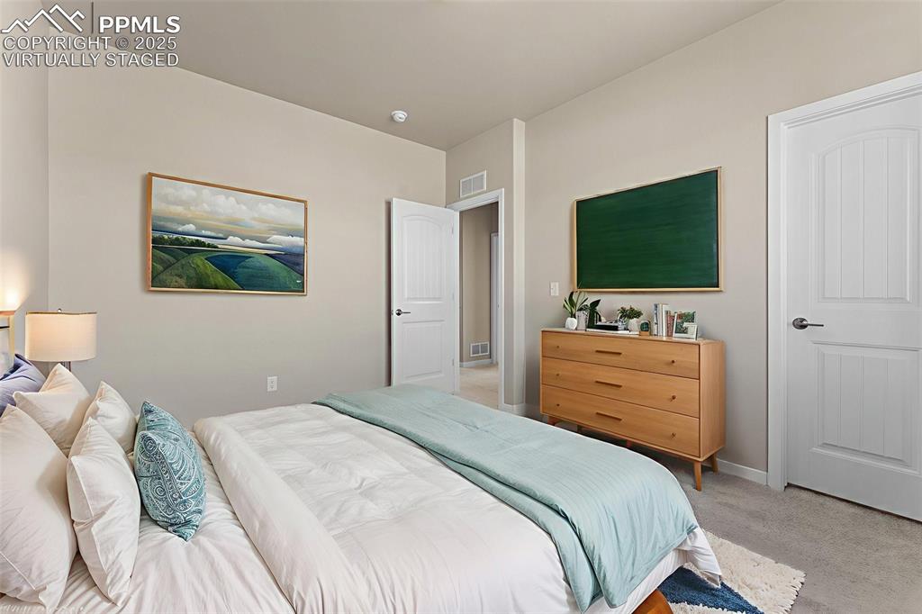 Image 18 of 32: Virtually Staged