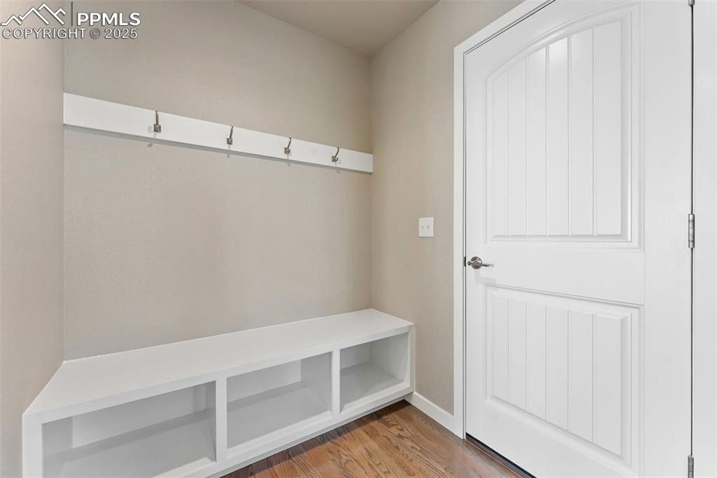 Image 27 of 32: Mud Room