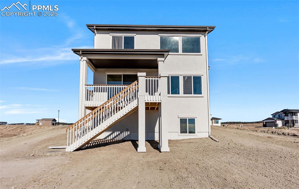 Image 28 of 32: Back of Structure