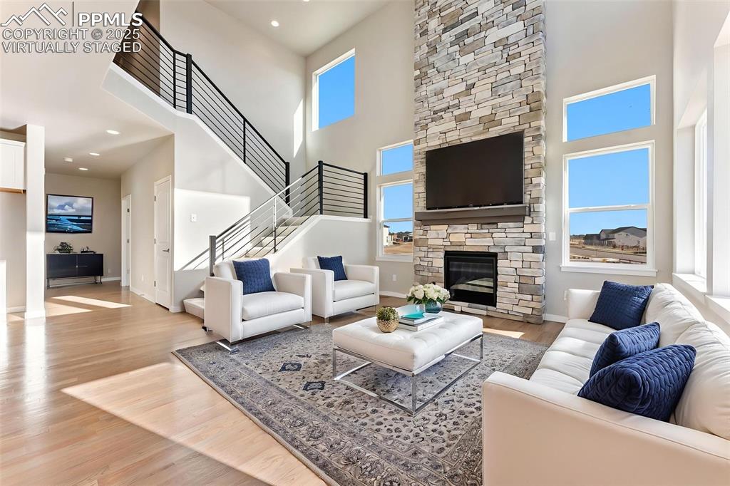 Image 3 of 32: Virtually Staged