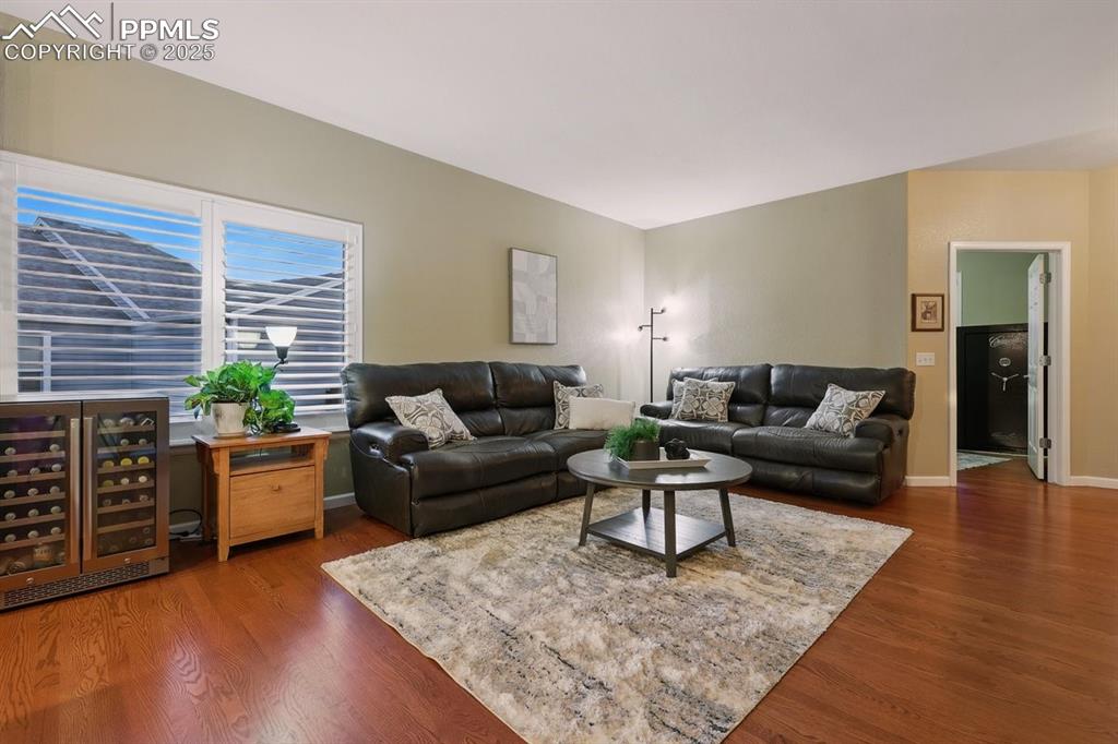 Image 11 of 42: Living Room