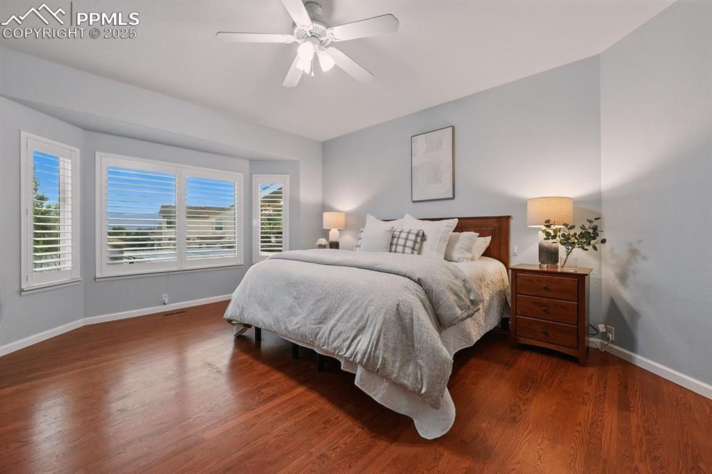 Image 12 of 42: Bedroom
