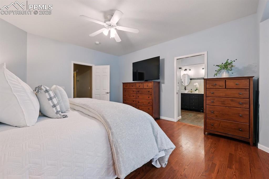 Image 13 of 42: Bedroom