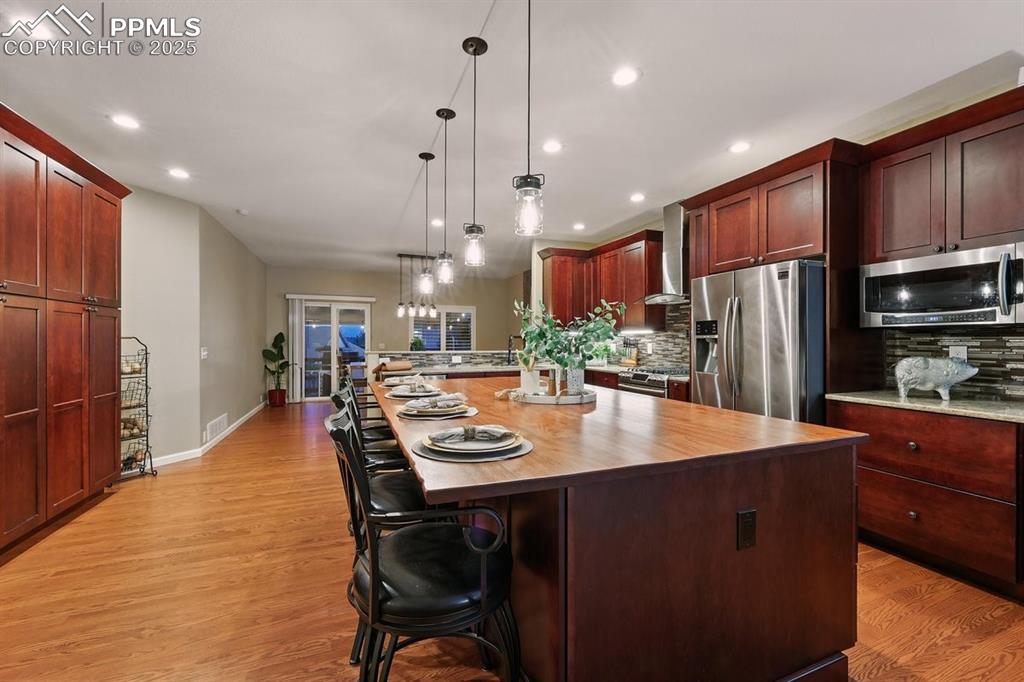 Image 4 of 42: Kitchen