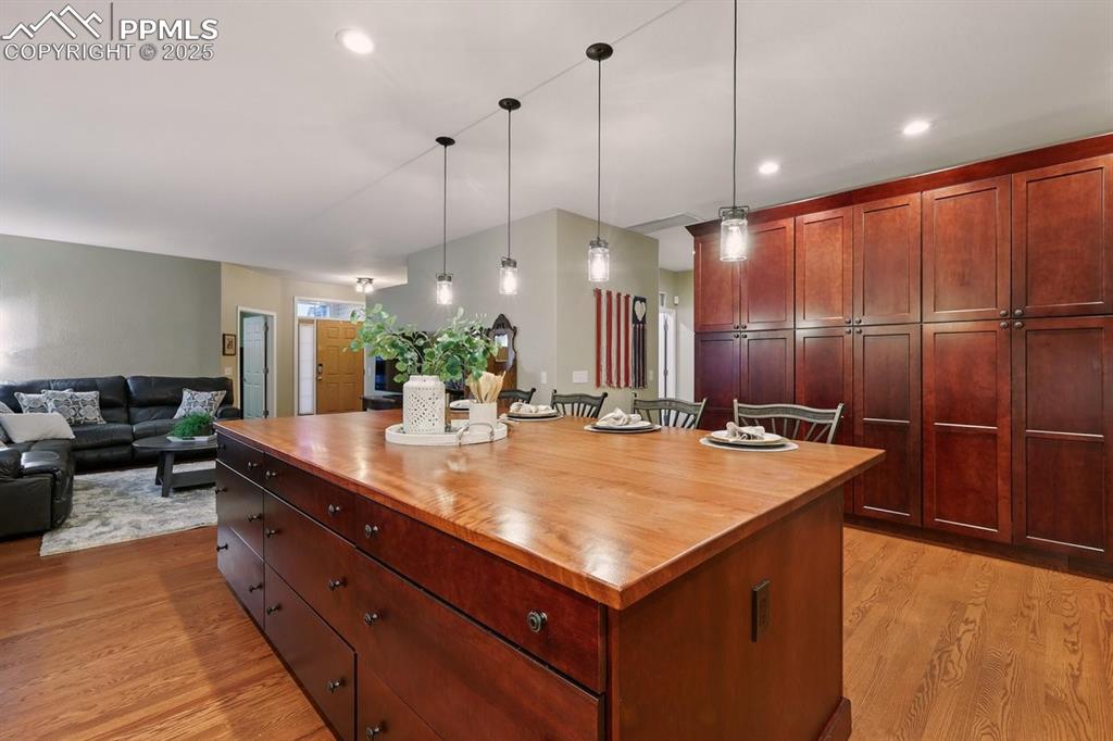 Image 6 of 42: Kitchen