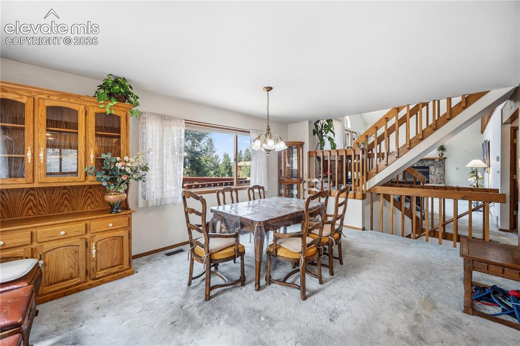 Image 17 of 34: Dining Area