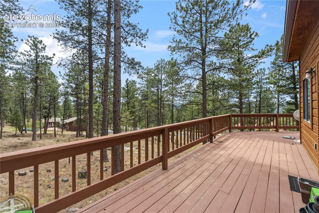 Image 9 of 34: Deck