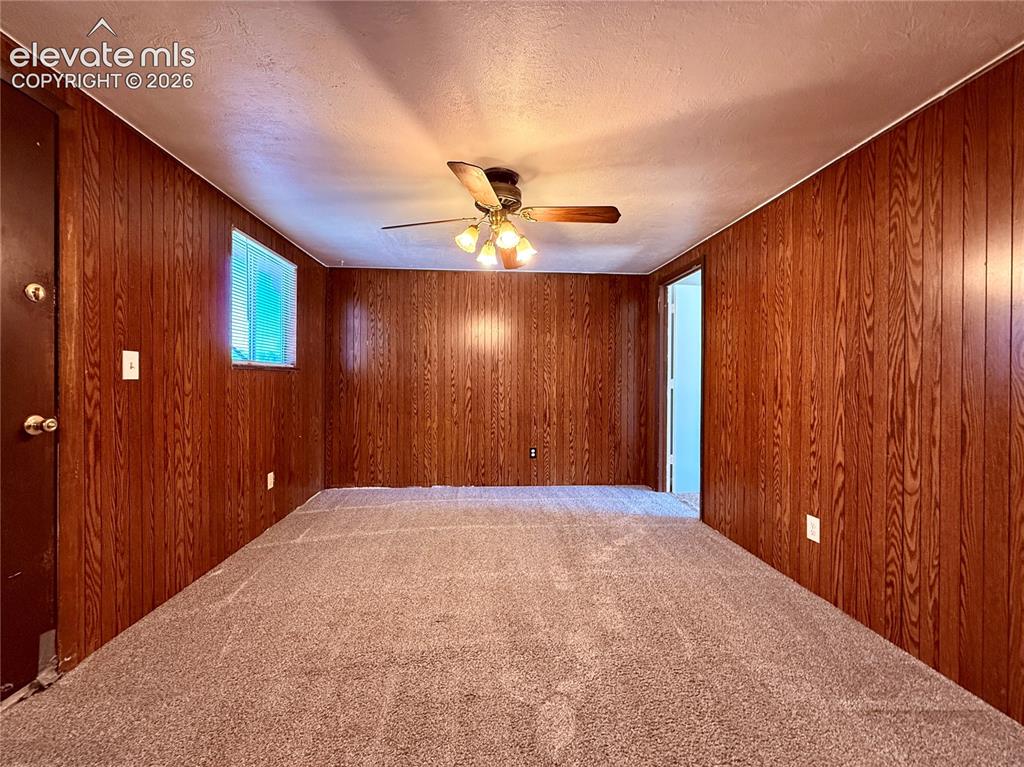 Image 10 of 24: Dining Area