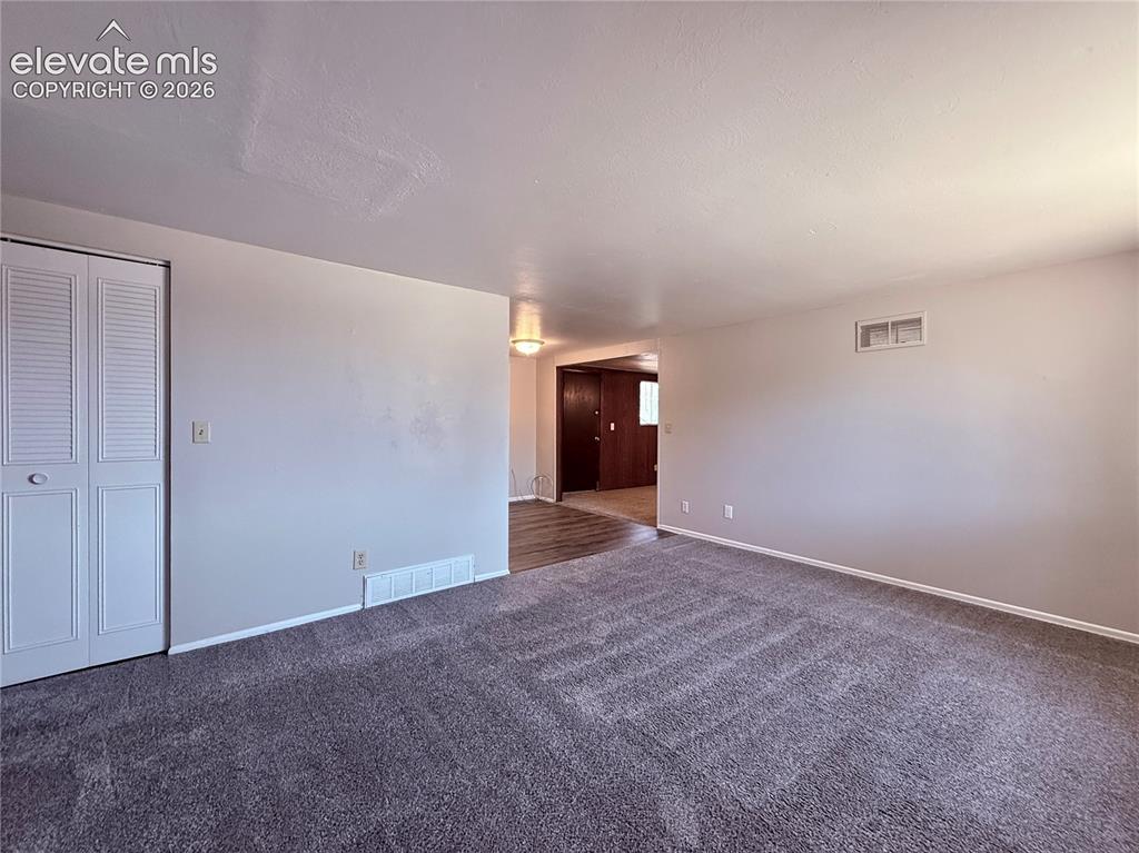 Image 4 of 24: Entry