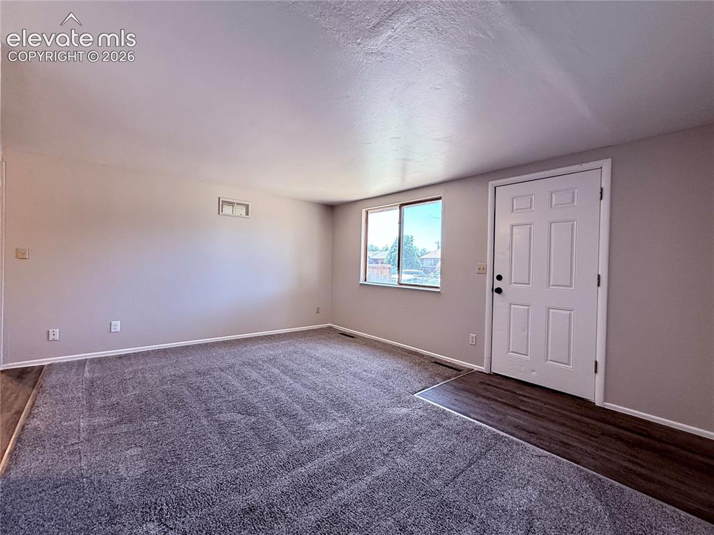 Image 5 of 24: Living Room