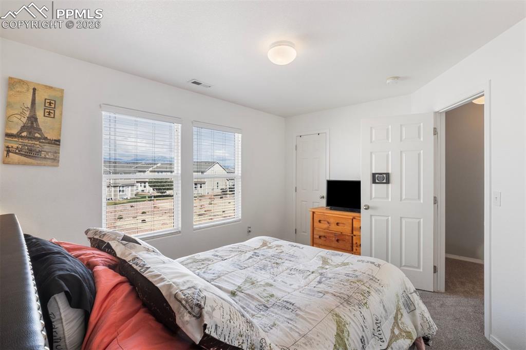 Image 17 of 22: Bedroom
