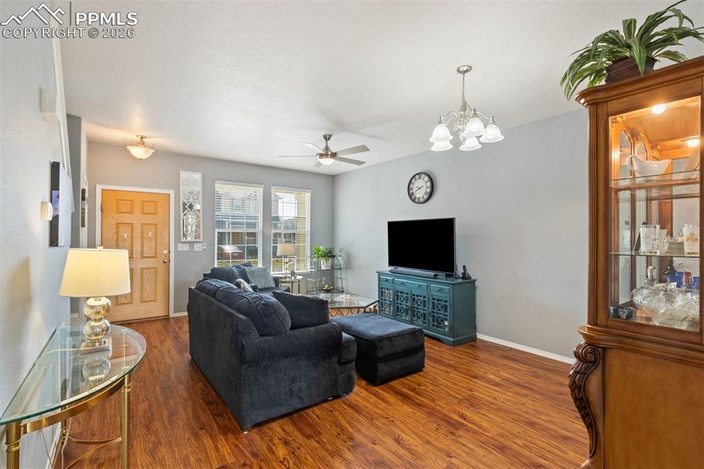 Image 6 of 22: Living Room