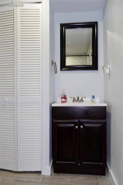 Image 21 of 24: Bathroom