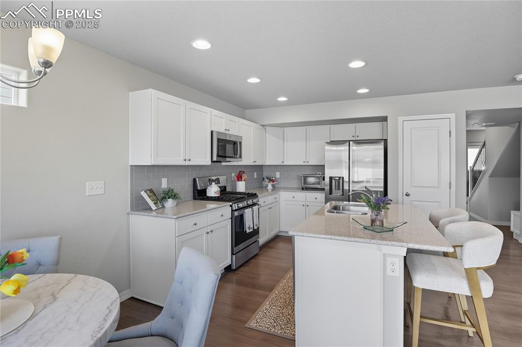 Image 10 of 31: Kitchen