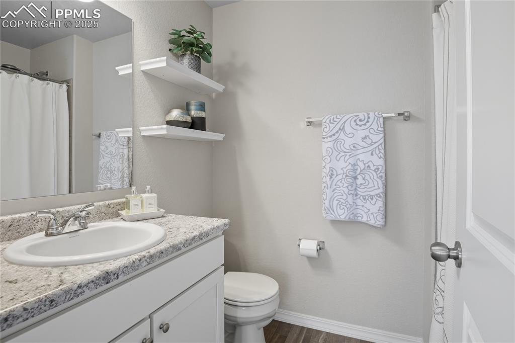 Image 17 of 31: Bathroom