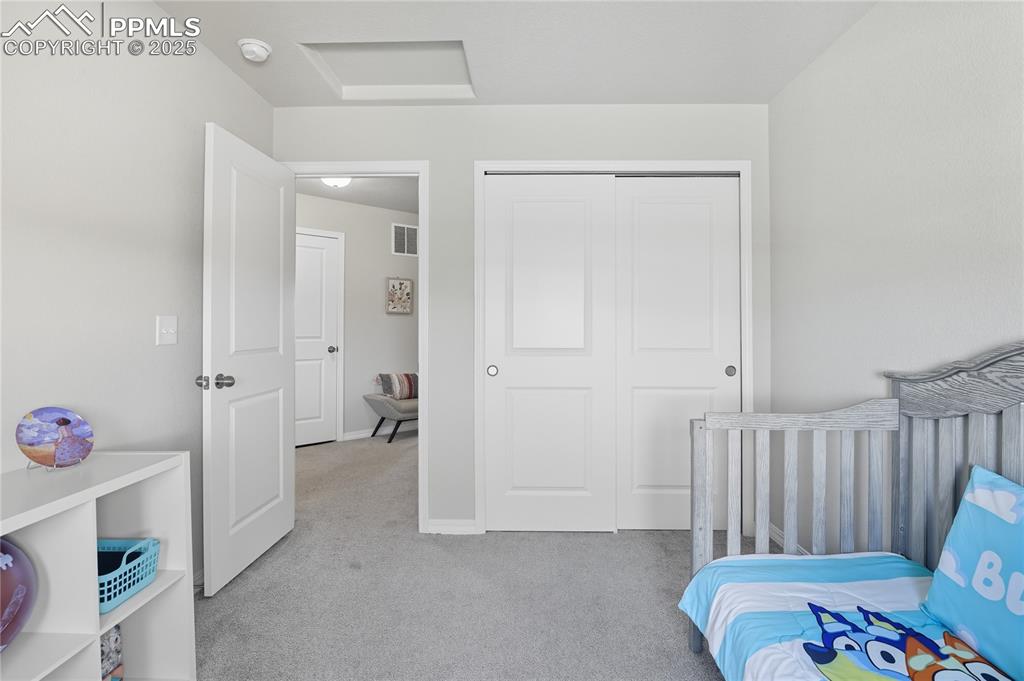 Image 20 of 31: Bedroom