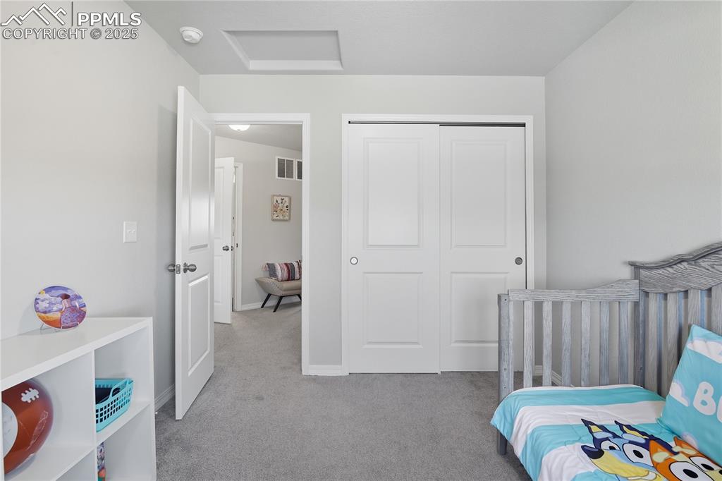 Image 22 of 31: Bedroom