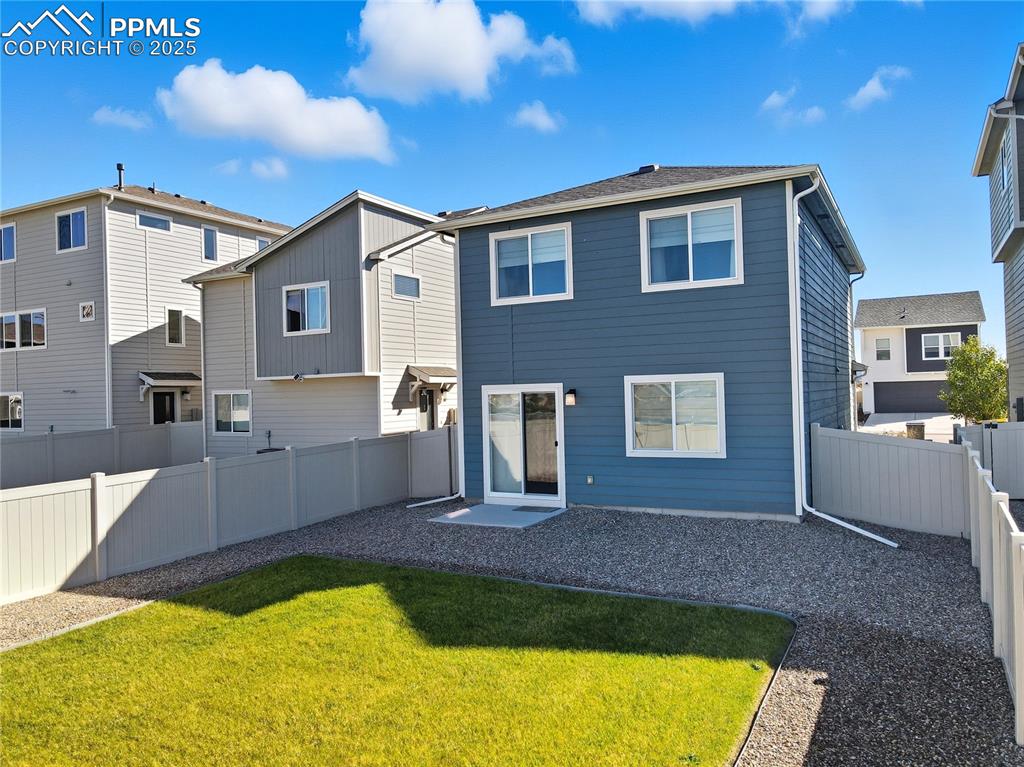 Image 28 of 31: Back of Structure