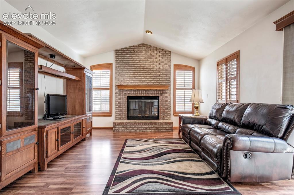 Image 17 of 47: Living Room