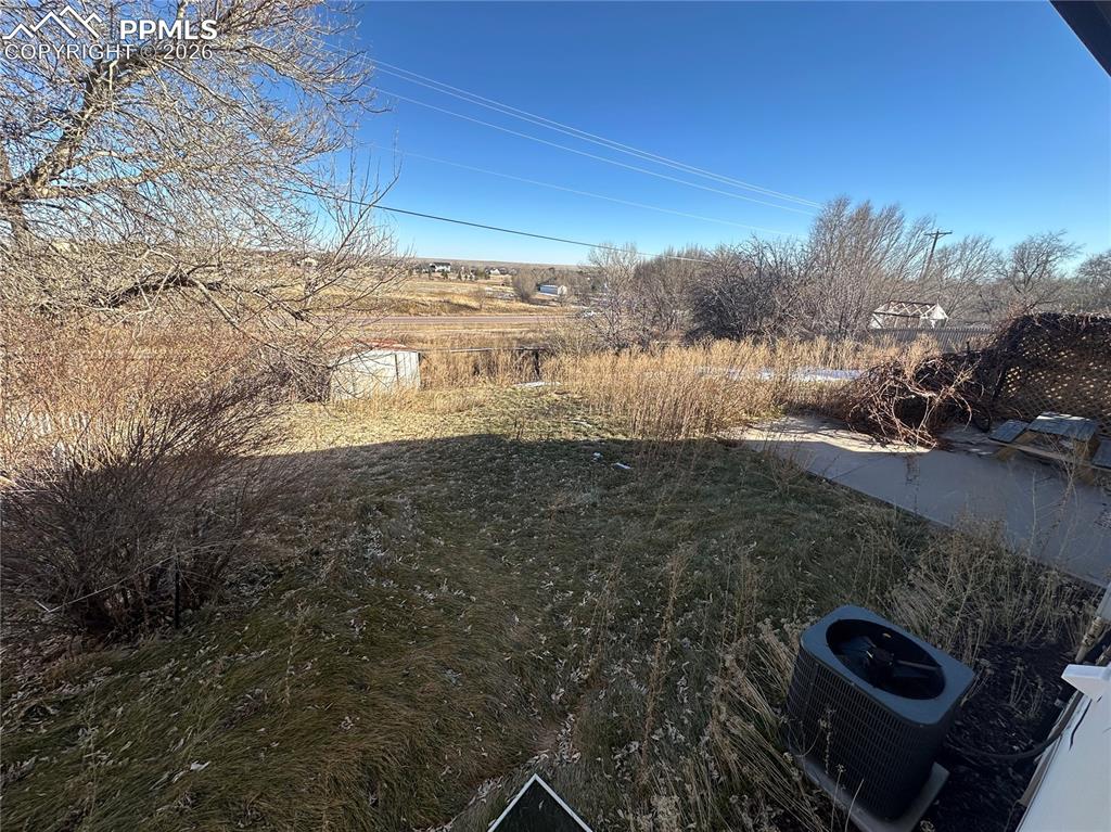 Image 12 of 12: Yard