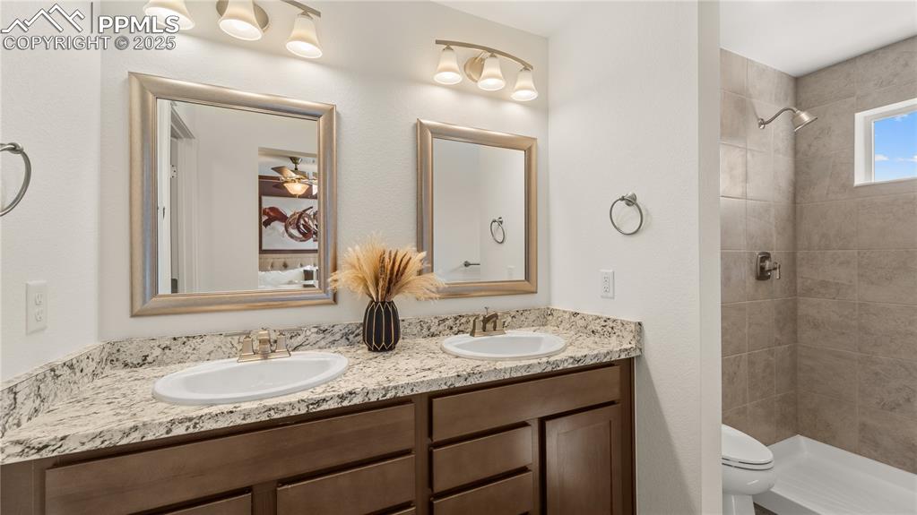 Image 12 of 19: Bathroom