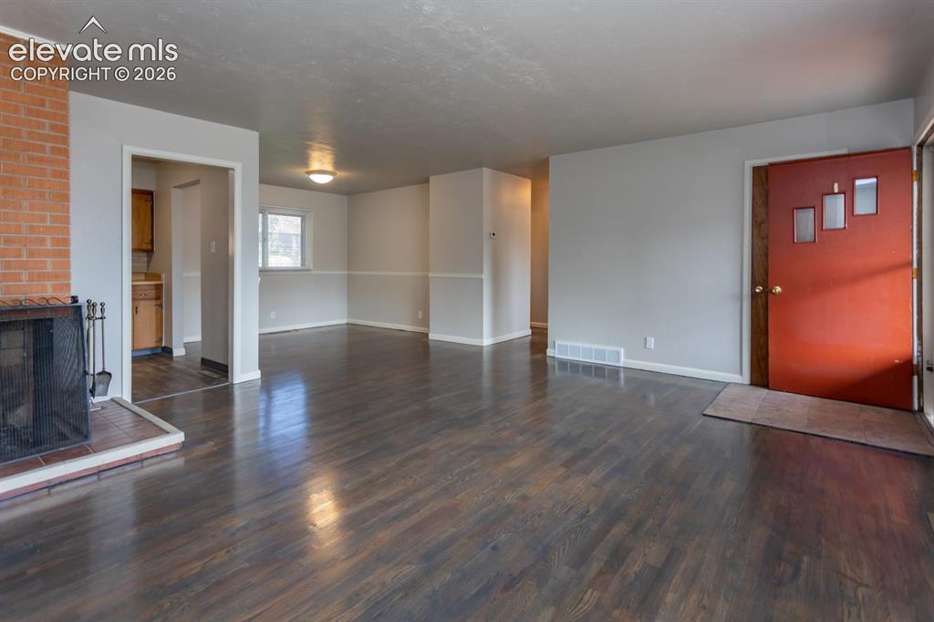 Image 6 of 33: Living Room