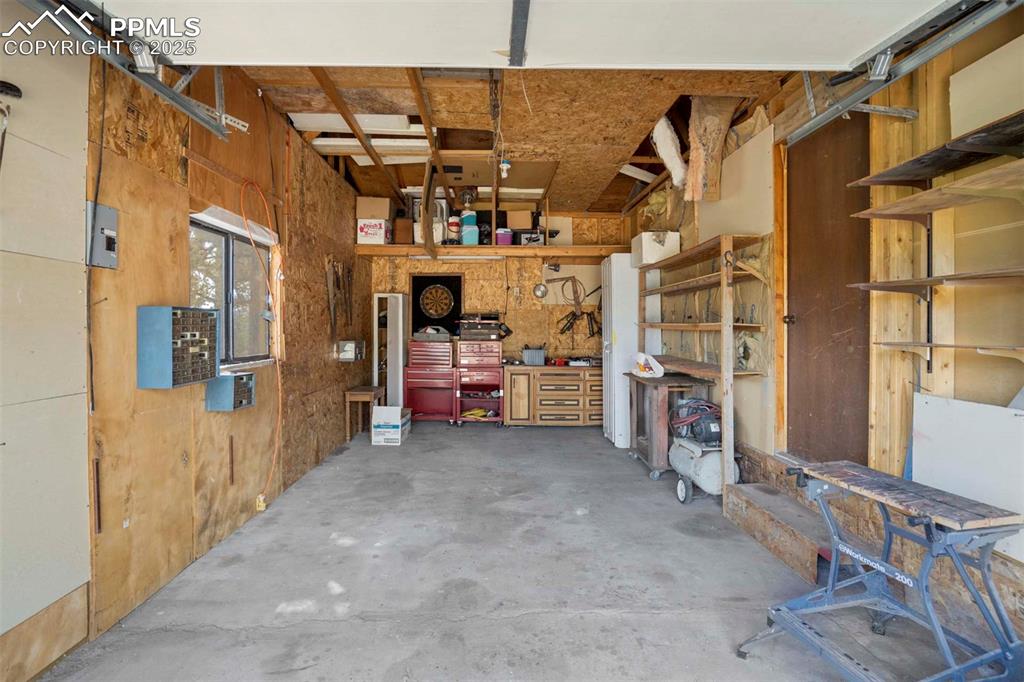 Image 40 of 50: Storage