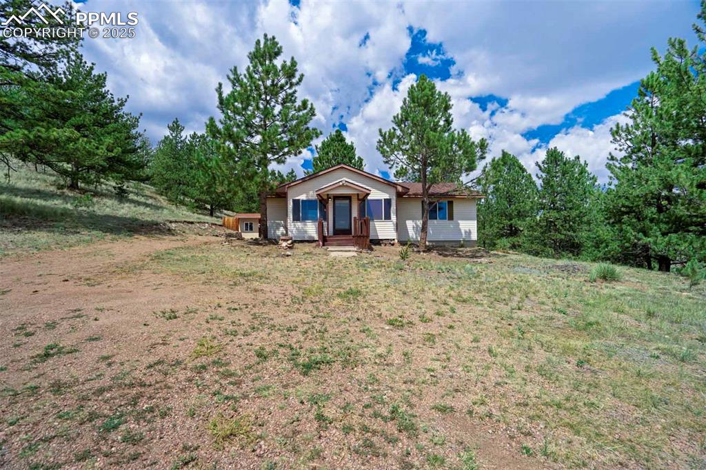 Image 7 of 50: Back of Structure