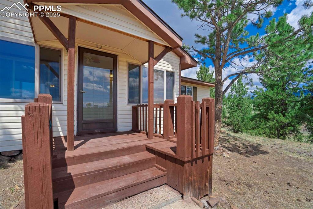 Image 9 of 50: Entry