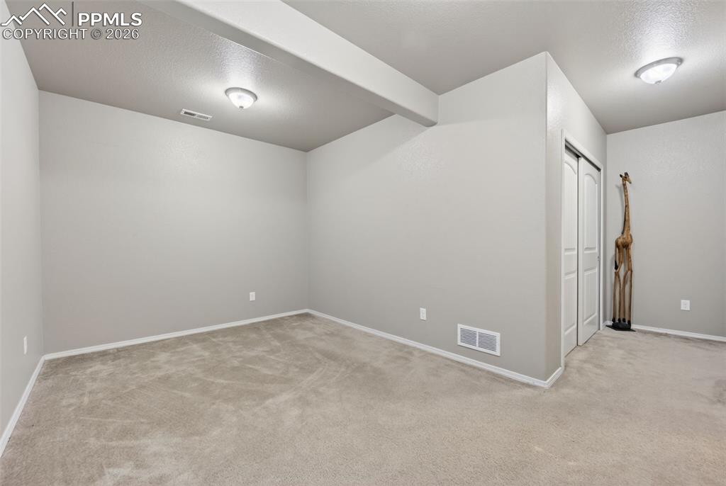 Image 39 of 50: Bedroom