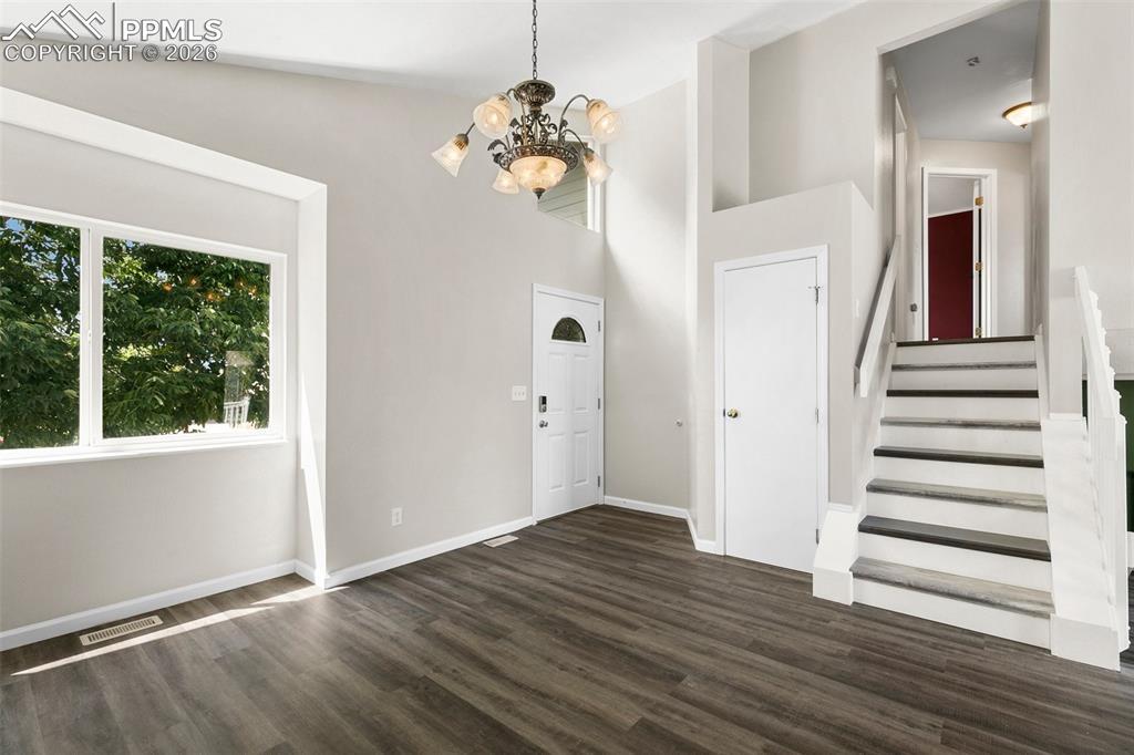 Image 6 of 26: Entry