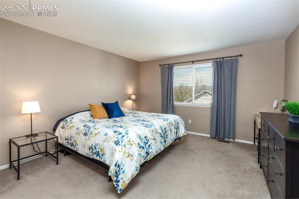 Image 12 of 36: Bedroom