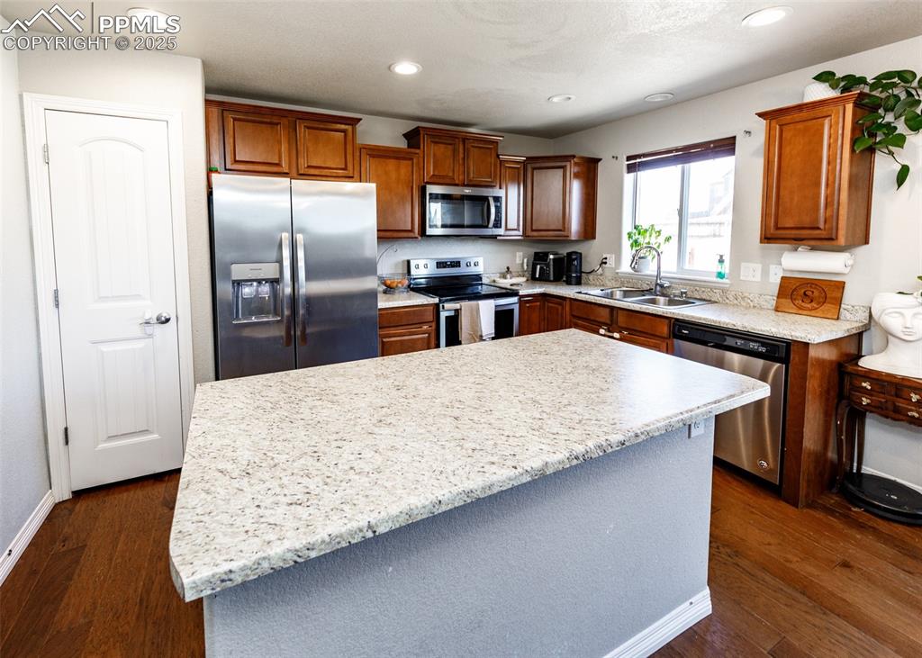 Image 10 of 37: Kitchen