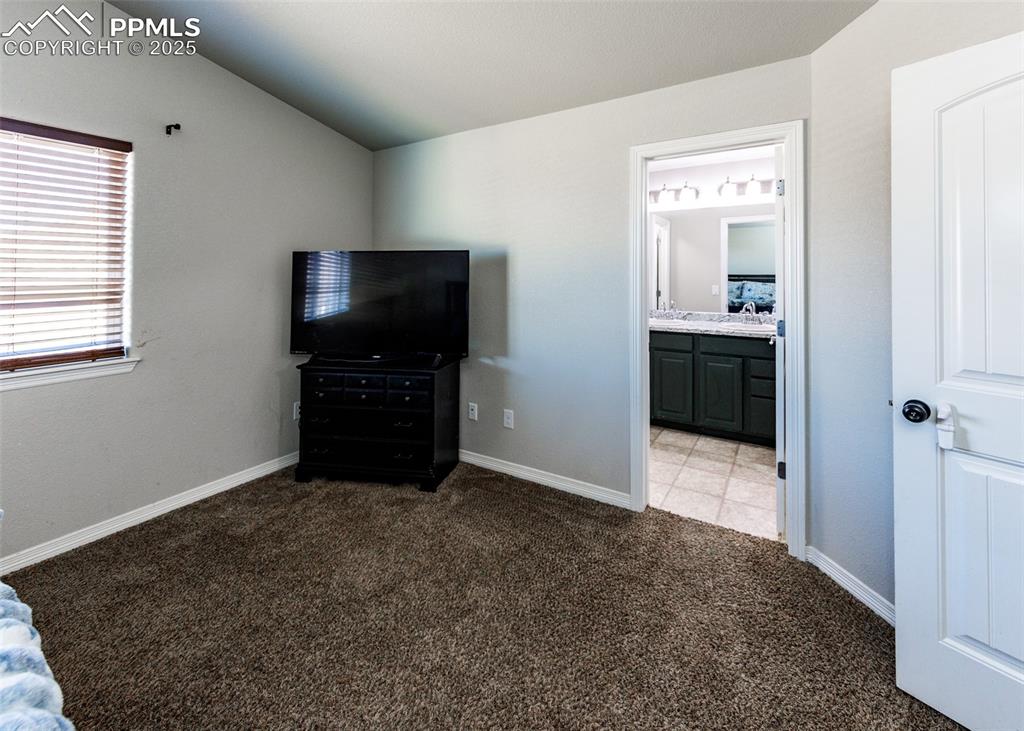 Image 16 of 37: Bedroom