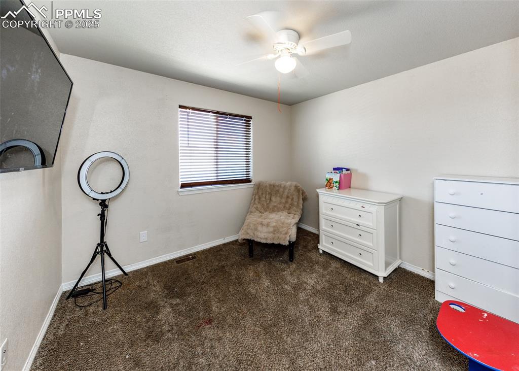 Image 21 of 37: Bedroom