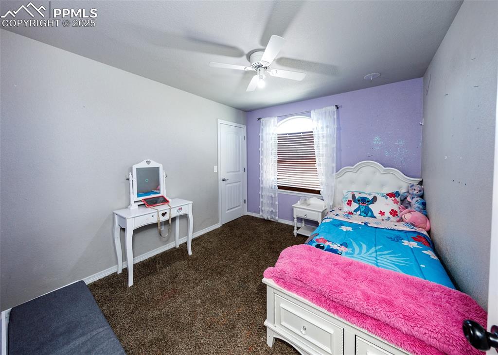 Image 22 of 37: Bedroom