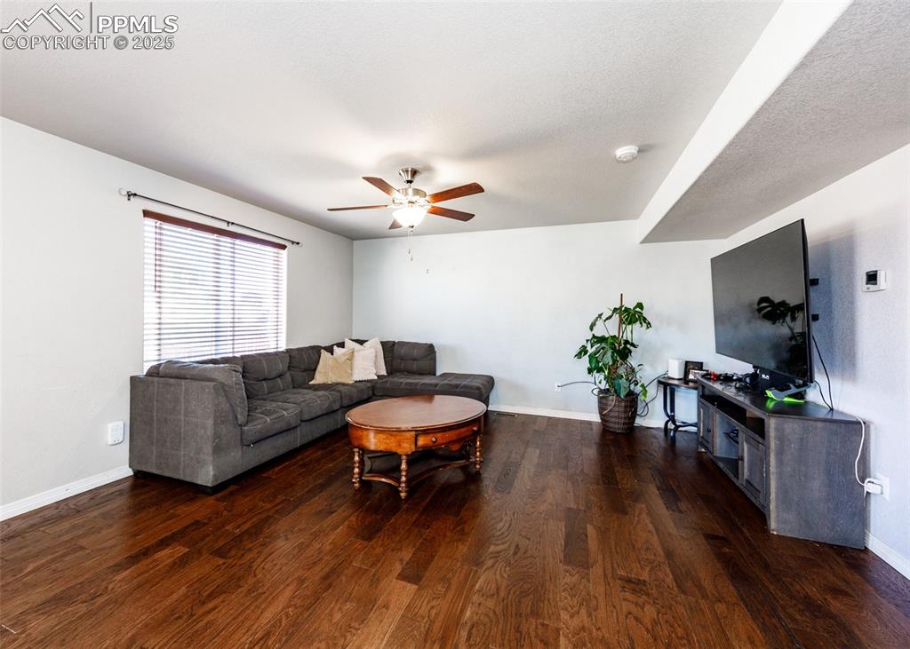 Image 7 of 37: Living Room