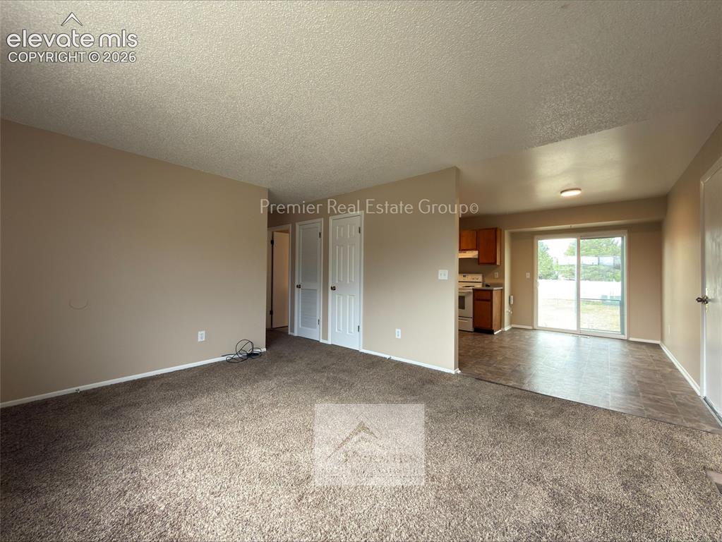 Image 8 of 18: Living Room