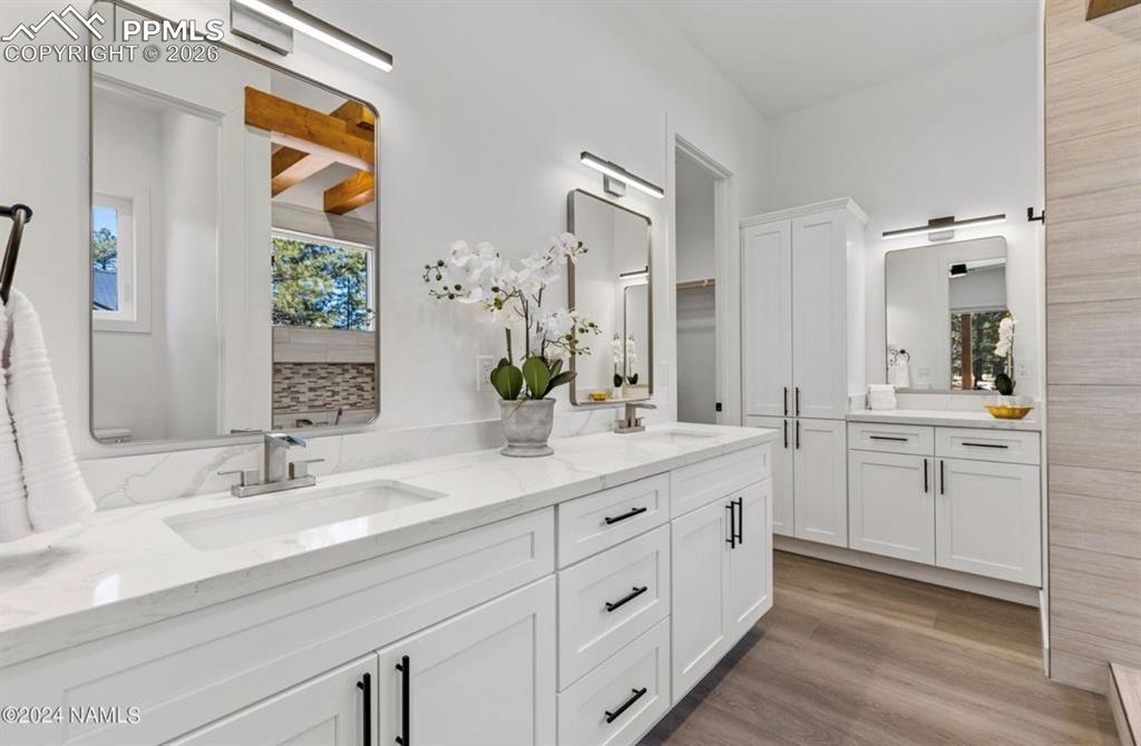 Image 12 of 14: Picture of a previous built home interior.