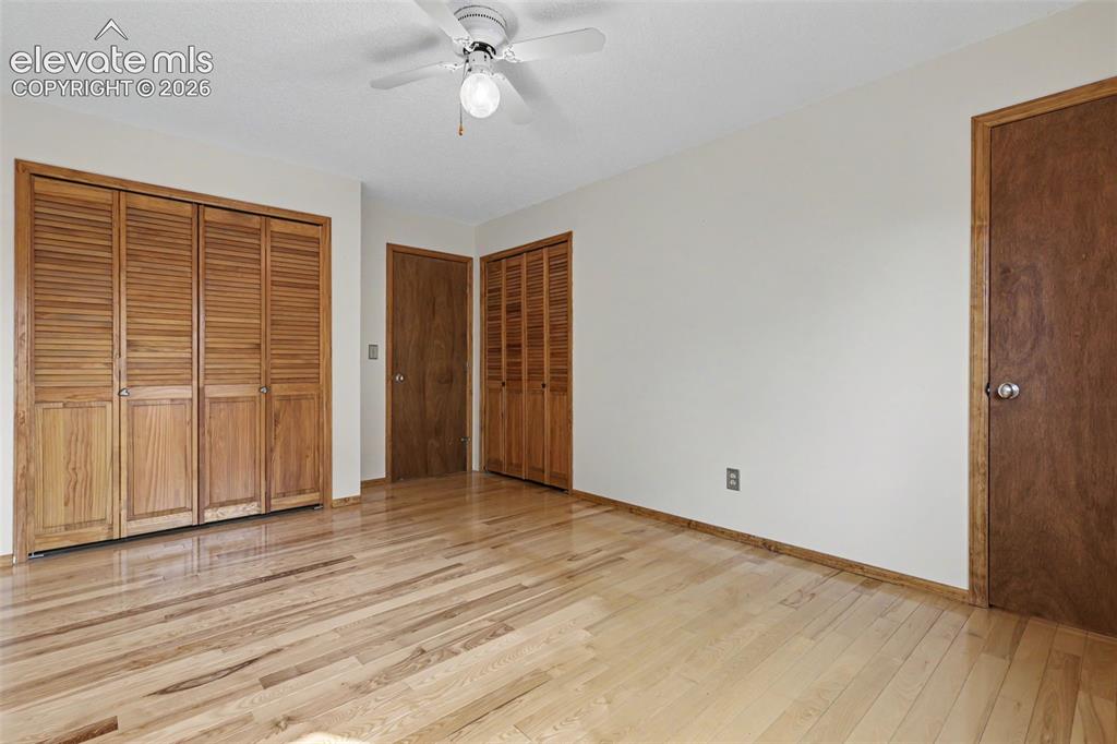 Image 12 of 31: Bedroom