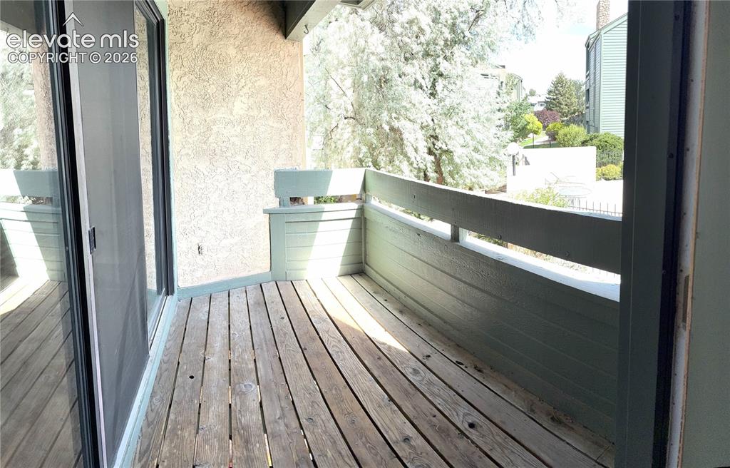 Image 19 of 22: Balcony