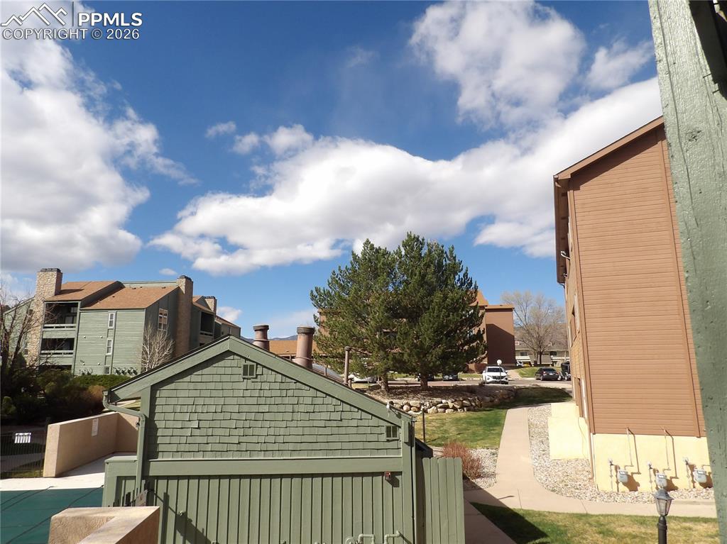 Image 3 of 18: Side of Structure