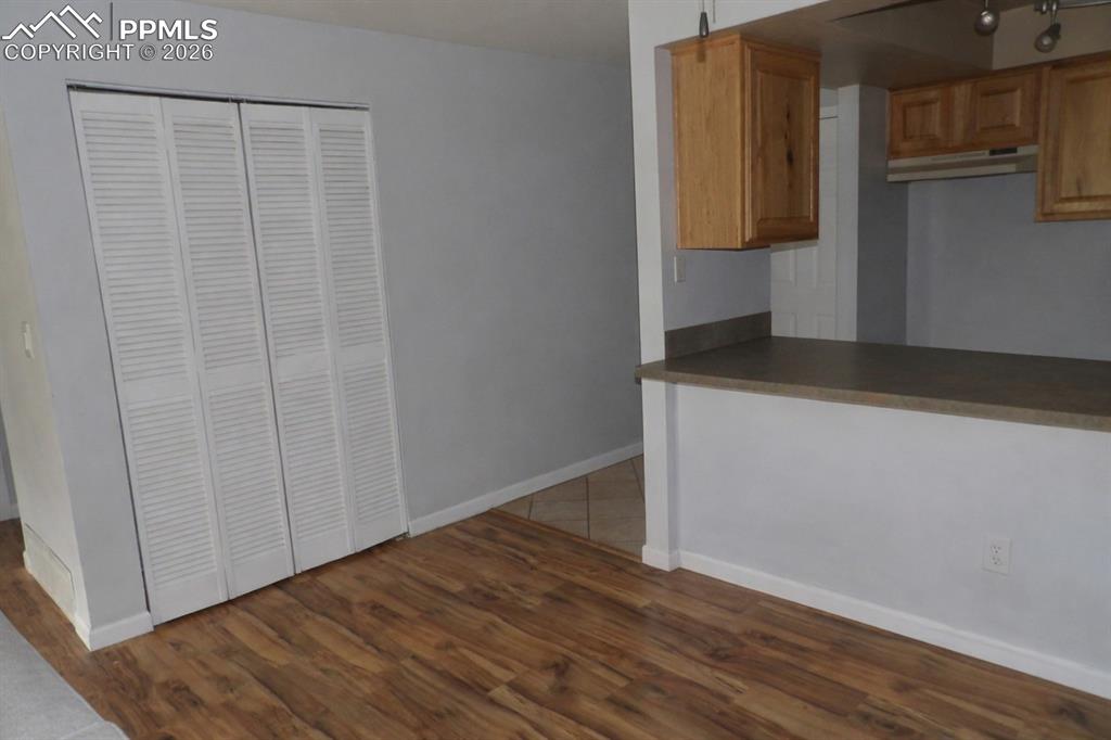 Image 6 of 18: Kitchen