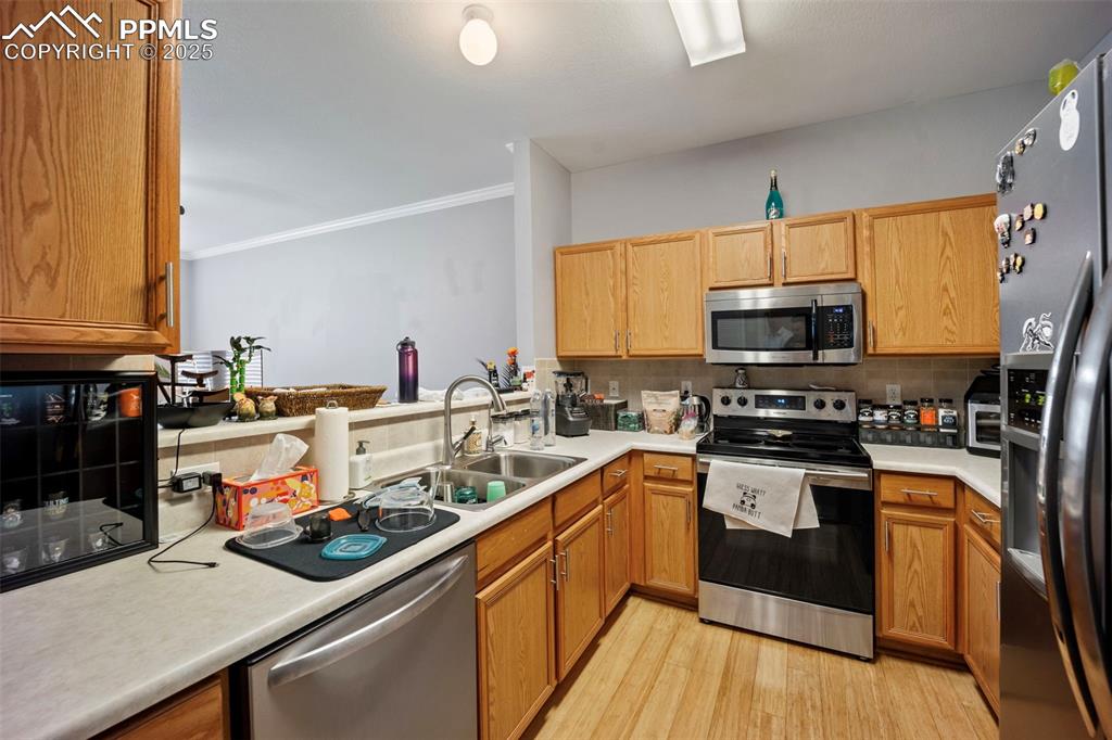 Image 8 of 36: Kitchen